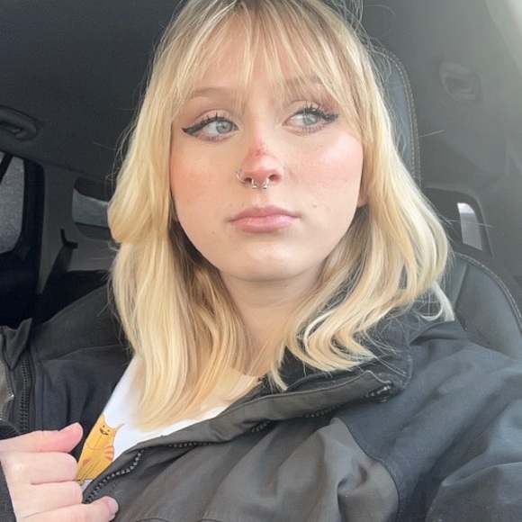 Meet your Posher, Lily - Picture 1 of 1